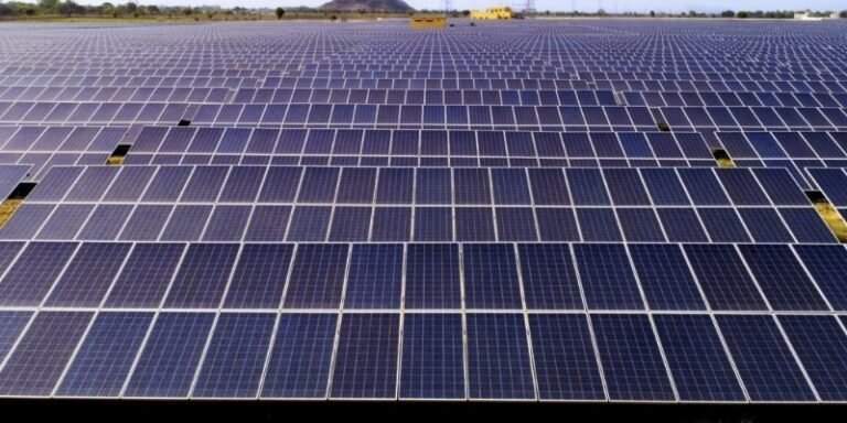 Hindistan’dan Güneş Enerjisinde Rekor Yarıyıl 2025'in İlk Yarısında 18 GW Kurulum Gerçekleşti